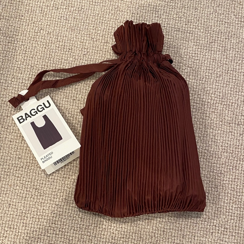 NEW! BAGGU Pleated Mahogany Baby Baggu